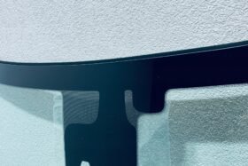 Ново предно стъкло за JEEP GRAND CHEROKEE 2016 - АКУСТИКА + КАМЕРА + СЕНЗОР-2 на ниска цена