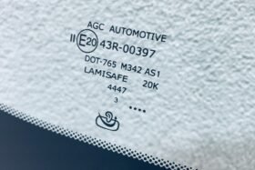 Ново предно стъкло за KIA SPORTAGE IV 2015 - АКУСТИКА + КАМЕРА + СЕНЗОР-3 на ниска цена