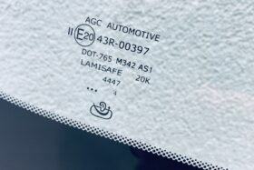 Ново предно стъкло за KIA SPORTAGE IV 2015 - АКУСТИКА + КАМЕРА + СЕНЗОР + ОТОПЛЕНИЕ-3 на ниска цена