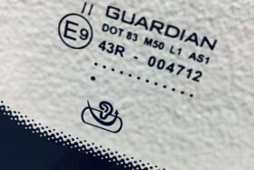 Ново предно стъкло за MERCEDES C W205 14- АКУ+КАМ+СЕН-3 на ниска цена