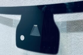 Ново предно стъкло за MG ZS 2017- KAM+SEN-2 на ниска цена