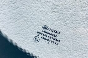 Ново предно стъкло за MG ZS 2017- KAM+SEN-3 на ниска цена