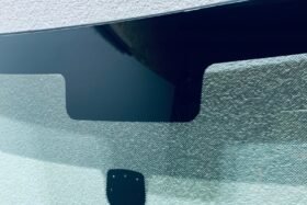 Ново предно стъкло за PEUGEOT 308 2013--2 на ниска цена