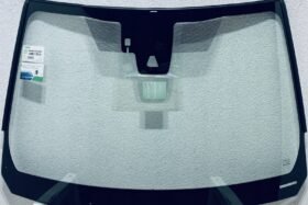 НОВО ПРЕДНО СТЪКЛО ЗА TOYOTA COROLLA CROSS SUV 2021 - АКУ+КАМ+СЕНС на ниска цена