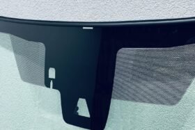 НОВО ПРЕДНО СТЪКЛО ЗА TOYOTA COROLLA CROSS SUV 2021 - АКУ+КАМ+СЕНЗ+ОГРЯВАНЕ-2 на ниска цена