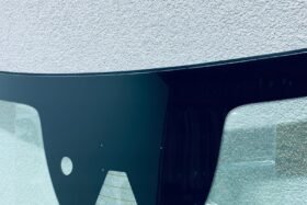 Ново предно стъкло за VOLVO XC40 17- АКУ+КАМ+СЕН+ГРЯЗА-2 на ниска цена