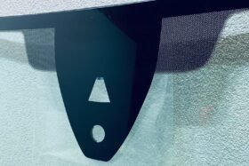 Ново предно стъкло за VW CADDY 2017 - KAM+SENS-2 на ниска цена