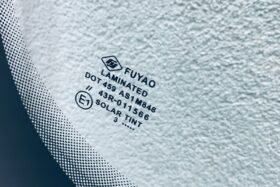 Ново предно стъкло за VW GOLF V VI HBK 2003-2012-3 на ниска цена