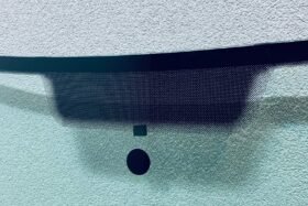 Ново предно стъкло за VW GOLF V VI и VW JETTA 2005--2 на ниска цена