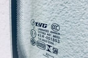 Ново предно стъкло за VW PASSAT B5 1996- SUPERB 2001--3 на ниска цена