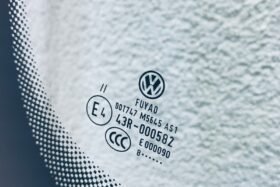 Ново предно стъкло за VW POLO 2017 - АКУ+СЕН+ОЕ-3 на ниска цена