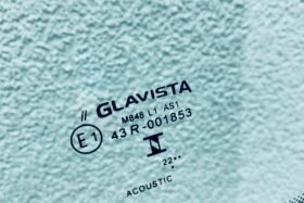 Ново предно стъкло за VW TOUAREG 2010 - АКУ+КАМ+СЕН-3 на ниска цена