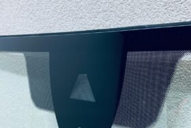 Ново предно стъкло за VW TOURAN 2015 - АКУ+КАМ+СЕН+ОЕ-2 на ниска цена