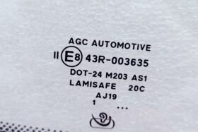 Ново стъкло за JEEP RENEGADE 2014 - акустично + камера-3 на ниска цена