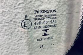 Ново стъкло за MERCEDES C CAB A205 16 - АКУ + КАМ + СЕН + АНТ.-3 на ниска цена