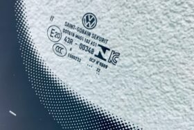 Ново стъкло за VW TRANSPORTER T6 2020 - АКУ+КАМ+СЕНЗ+ОЕ-3 на ниска цена