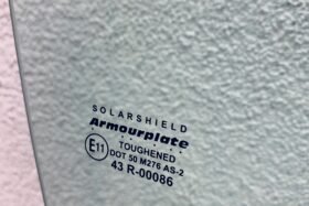 Ново странично стъкло дясно за CITROEN C3 3D 2003->-2 на ниска цена