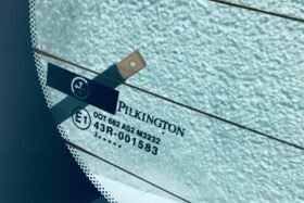 Ново задно стъкло FORD FIESTA MK6 3D 2002-2008-3 на ниска цена