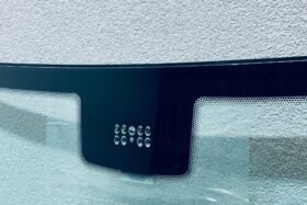 Новото предно стъкло за MERCEDES CLS W219 2004-2011 SEN.-2 на ниска цена