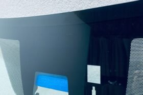 Новото предно стъкло за MITSUBISHI COLT 3D Z30 2007--2 на ниска цена