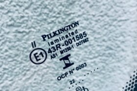 Новото предно стъкло за MITSUBISHI COLT 3D Z30 2007--3 на ниска цена