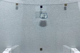 Новото предно стъкло за PEUGEOT 505 1979-1989 SED/KBI. на ниска цена