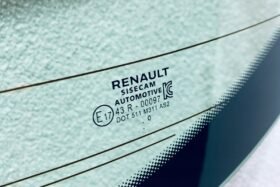 Новото задно стъкло за RENAULT CLIO V HBK 2019-> OE-2 на ниска цена