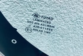 Предно стъкло ALFA ROMEO 147 3/5D 2000-2010 СЕНЗОР ЗА ДЪЖД/ЗАЗОР-3 на ниска цена