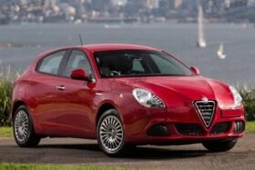 ПРЕДНО СТЪКЛО ALFA ROMEO GIULIETTA 5D HBK 2010- СЕНЗОР-3 на ниска цена