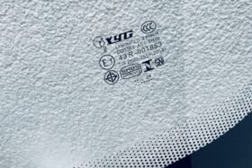 ПРЕДНО СТЪКЛО AUDI 80 B3 1986-1991 / B4 1991-1996 СЕДАН/КОМБИ-3 на ниска цена