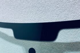 Предно стъкло AUDI A1 3/5D 2010-2018 AKU+OE-2 на ниска цена