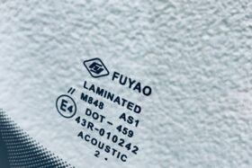 Предно стъкло AUDI A3 8V 2016- АКУ+СЕН-3 на ниска цена