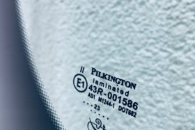 Предно стъкло AUDI A3 8V 3/5D HBK 2016- АКУСТИКА+СЕНЗОР-3 на ниска цена