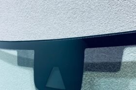 Предно стъкло AUDI A3 8Y 2020- АКУ+КАМ+СЕН+ХУД-2 на ниска цена