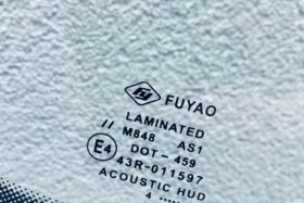 Предно стъкло AUDI A4 B9 2015- АКУСТИКА+КАМЕРА+СЕНЗОР+HUD-3 на ниска цена