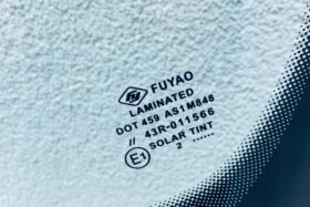 Предно стъкло AUDI A6 C5 СЕДАН 1997-2004-3 на ниска цена