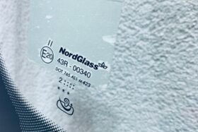 Предно стъкло AUDI A6 C7 2012-2018 AKU+KAM+SEN-3 на ниска цена