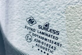 Предно стъкло AUDI A8 2018- АКУСТИКА+СОЛАР+КАМЕРА+СЕНЗОР-3 на ниска цена