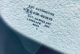 Предно стъкло AUDI Q2 2015- СЕНЗОР+КАМЕРА-2 на ниска цена