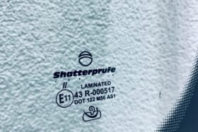 Предно стъкло AUDI Q3 2011-2018 АКУСТИКА+СЕНЗОР-3 на ниска цена