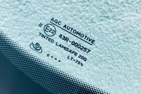 Предно стъкло AUDI Q3 2011-2018 АКУСТИКА+СЕНЗОР-3 на ниска цена