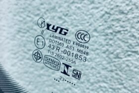 Предно стъкло AUDI Q3 2011-2018 АКУСТИКА+СЕНЗОР-3 на ниска цена