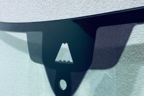 Предно стъкло AUDI Q3 2018- АКУСТИКА+КАМЕРА+СЕНЗОР-2 на ниска цена