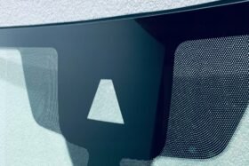 Предно стъкло AUDI Q3 SPORTBACK 2019 - АКУСТИКА + КАМЕРА + СЕНЗОР-2 на ниска цена