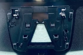 Предно стъкло AUDI Q3 SPORTBACK 2019 - АКУСТИКА + КАМЕРА + СЕНЗОР-4 на ниска цена