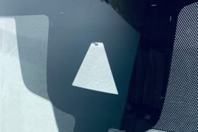 Предно стъкло AUDI Q3 SPORTBACK 2020 - АКУСТИЧНО + КАМЕРА + СЕНЗОР-2 на ниска цена