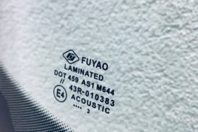 Предно стъкло AUDI Q5 2012-2016 АКУСТИКА+КАМЕРА+СЕНЗОР-3 на ниска цена