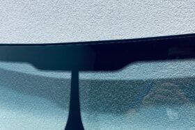 Предно стъкло AUDI Q5 2012- АКУСТИКА+СЕНЗОР-2 на ниска цена