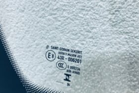 Предно стъкло AUDI Q5 2017- SOLAR+КАМЕРА+ДАТЧИК ЗА ОТОПЛЕНИЕ+HUD-3 на ниска цена