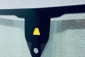 Предно стъкло AUDI Q7 2014- АКУСТИКА+КАМЕРА + СЕНЗОР+СОЛАР+HUD+ОТКРИВАНЕ-2 на ниска цена